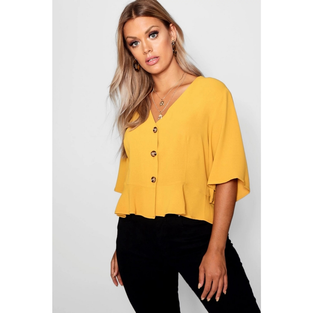 boohoo • plus hem horn button hem blouse